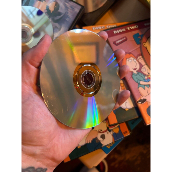 Family Guy: Vol 1 - Season 1,2/vol 2 Season 3/Dark Side/Its A Trap, Untold Story - Picture 9 of 14